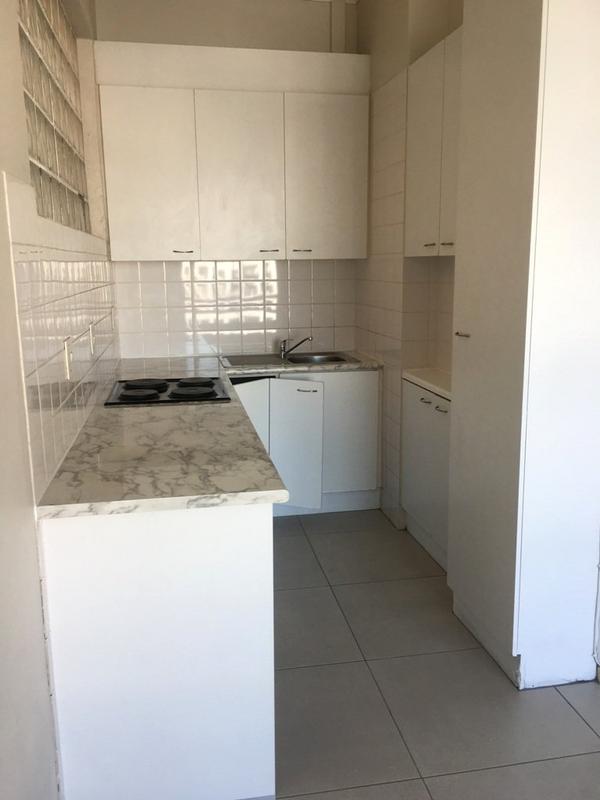 1 Bedroom Property for Sale in Sea Point Western Cape